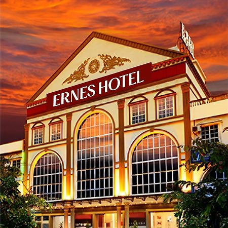 Ernes Hotel Bandar Perda Kampong Permatang Batu Extérieur photo